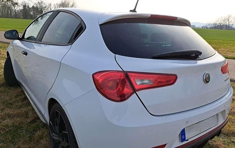 Gebraucht Alfa Romeo Giulietta 241 PS (177 kW) 2018 Weiß Kleinwagen