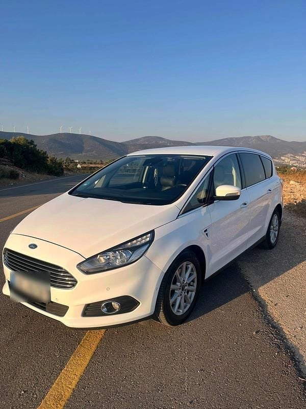 Weiß Gebraucht 2017 Ford S-MAX S Van / Kleinbus | 10.850 € (Guter Preis) - Bild 1/4