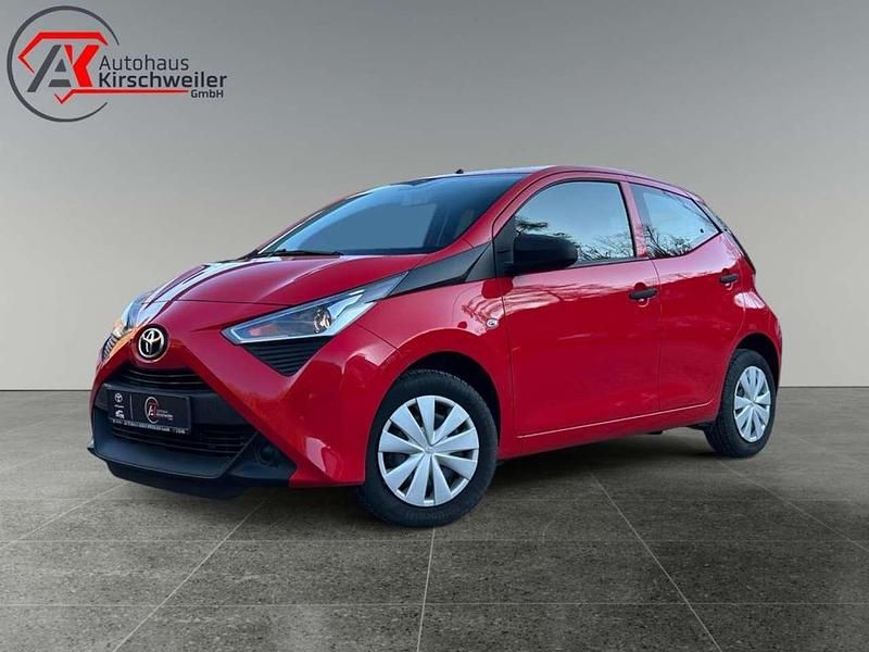Vulcanorot Gebraucht 2021 Toyota Aygo Kleinwagen | 10.490 € (Fairer Preis) - Bild 1/4
