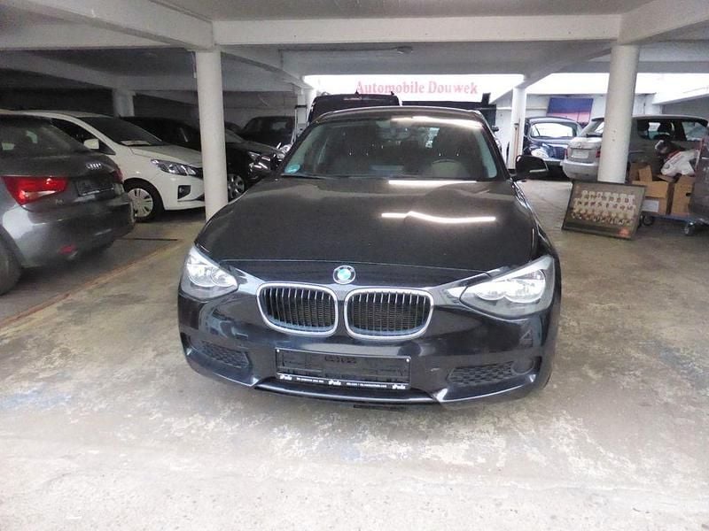 Gebraucht BMW 116 Advantage 116 PS (85 kW) 2014 Schwarz Kleinwagen
