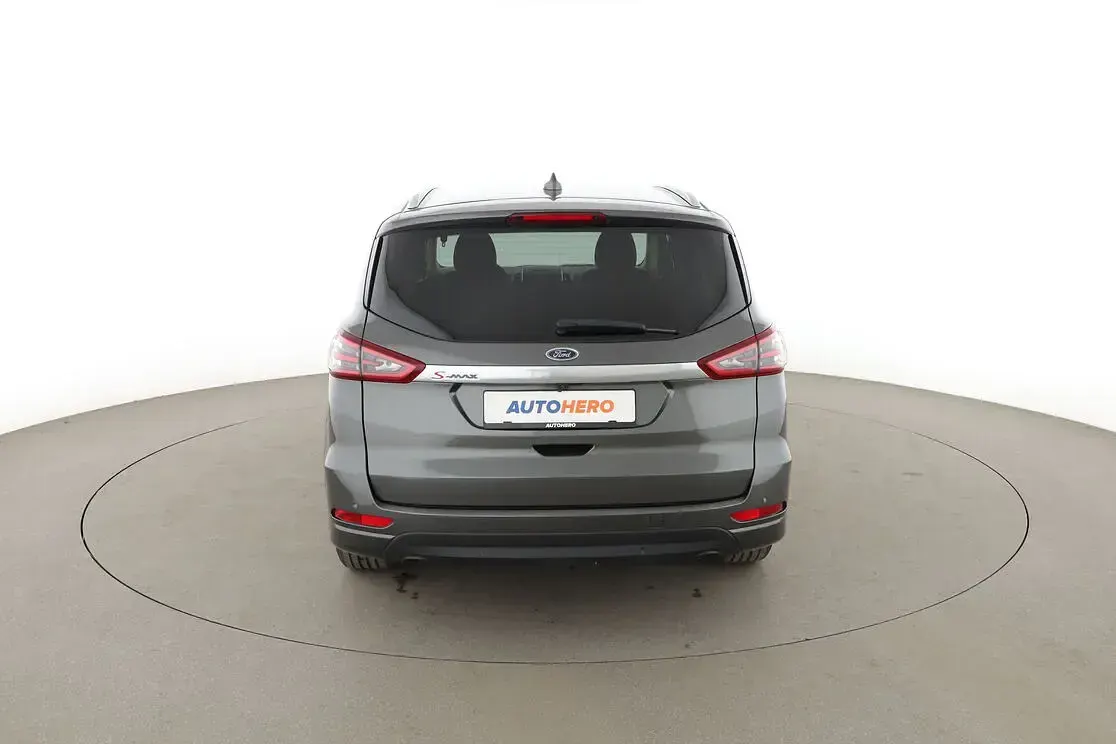 Gebraucht Ford S-MAX Titanium 190 PS (139 kW) 2020 Grau Van / Kleinbus