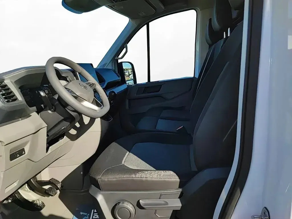 Używany VW Crafter 140 KM (102 kW) 2024 Biały Van