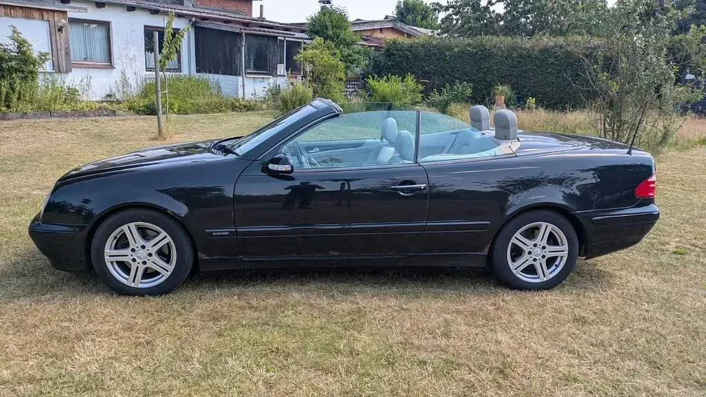 Gebraucht Mercedes CLK200 Elegance 163 PS (119 kW) 2002 Schwarz Cabrio