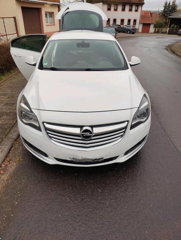 Weiß Gebraucht 2014 Opel Insignia Limousine | 5.500 € (Superpreis) - Bild 1/4