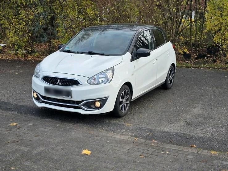 Weiß Gebraucht 2017 Mitsubishi Space Star Limousine | 4.390 € (Fairer Preis) - Bild 1/4