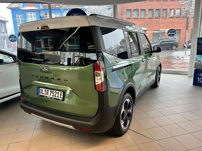 Neu Ford Tourneo Courier Active 100 kW (136 PS) 2025 Grün Van / Kleinbus
