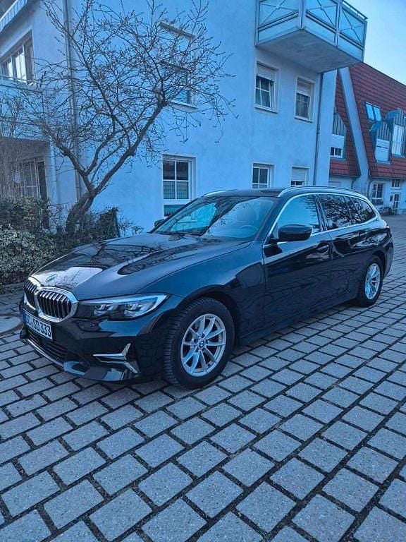 Gebraucht BMW 320 190 PS (139 kW) 2022 Schwarz Kombi