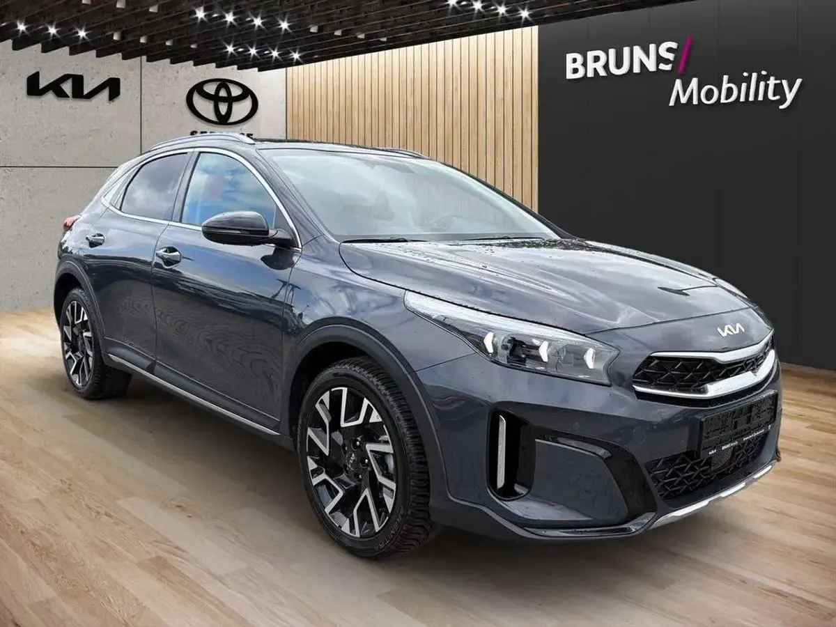 Gebraucht Kia XCeed Platinum 140 PS (102 kW) 2025 Penta metall SUV