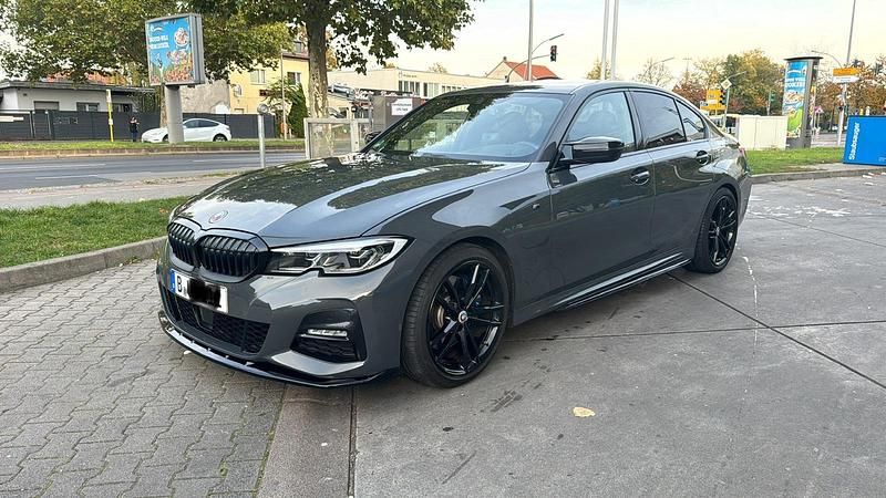 Andere farben Gebraucht 2019 BMW 320 M Performance Limousine | 29.500 € (Fairer Preis) - Bild 1/4