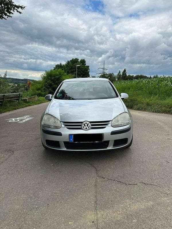 Grau Gebraucht 2004 VW Golf IV Trendline Kleinwagen | 1.500 € (Fairer Preis) - Bild 1/4