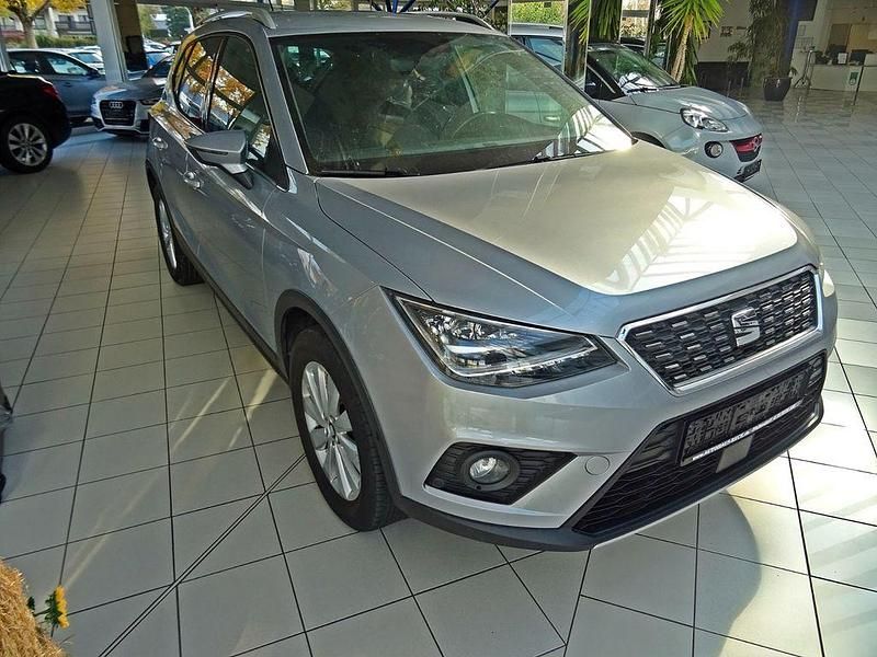 Silber Gebraucht 2018 Seat Arona XCELLENCE SUV | 15.850 € (Fairer Preis) - Bild 1/4