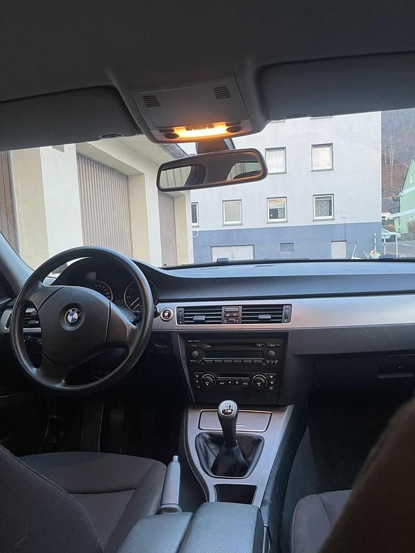 Gebraucht BMW 320 150 PS (110 kW) 2006 Schwarz Limousine