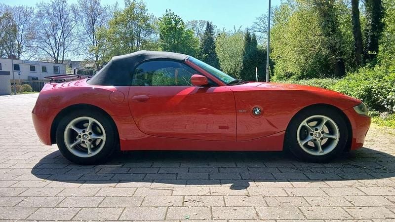 Gebraucht BMW Z4 150 PS (110 kW) 2006 Rot Cabrio