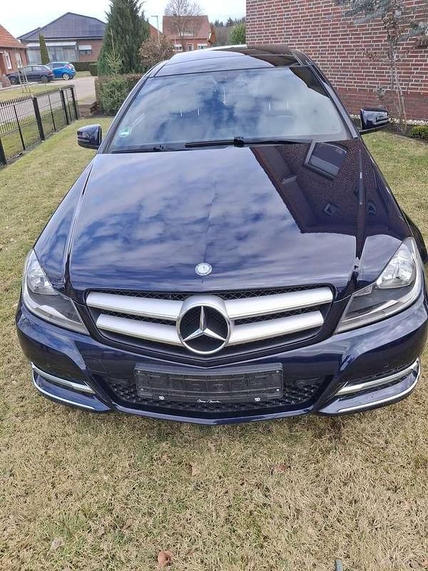 Gebraucht Mercedes 220 170 PS (125 kW) 2012 Blau Kleinwagen