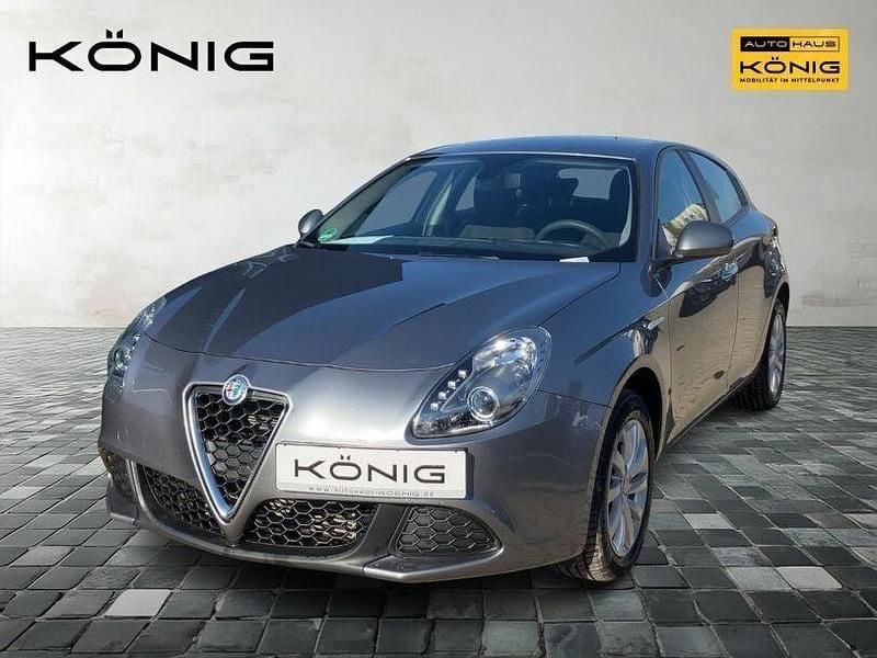Grau Gebraucht 2021 Alfa Romeo Giulietta Kleinwagen | 14.444 € (Guter Preis) - Bild 1/4