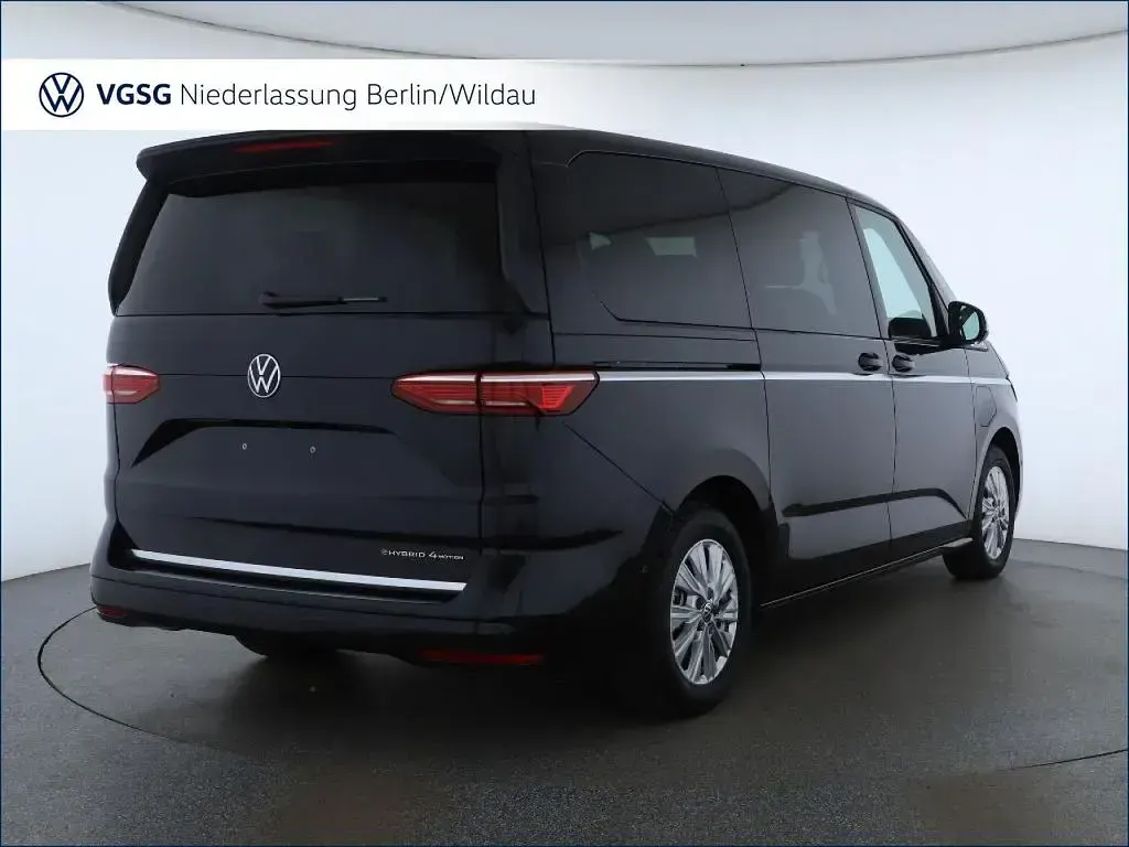 Gebraucht VW Multivan Style 177 PS (130 kW) 2025 Schwarz Van / Kleinbus