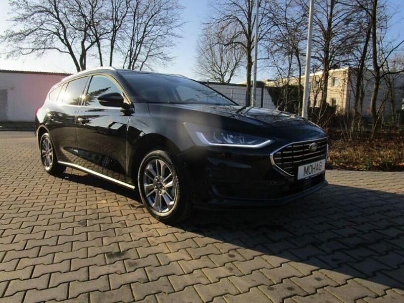 Gebraucht Ford Focus Titanium 125 PS (91 kW) 2023 Schwarz Kombi