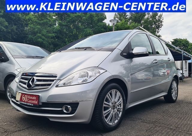 Silber Gebraucht 2009 Mercedes A180 Elegance Van / Kleinbus | 8.985 € (Teuer) - Bild 1/4