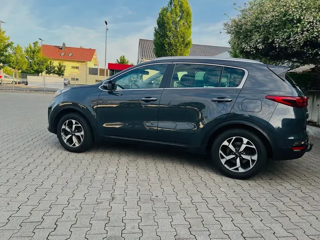 Gebraucht Kia Sportage DREAM-TEAM Edition 132 PS (97 kW) 2019 Grau SUV