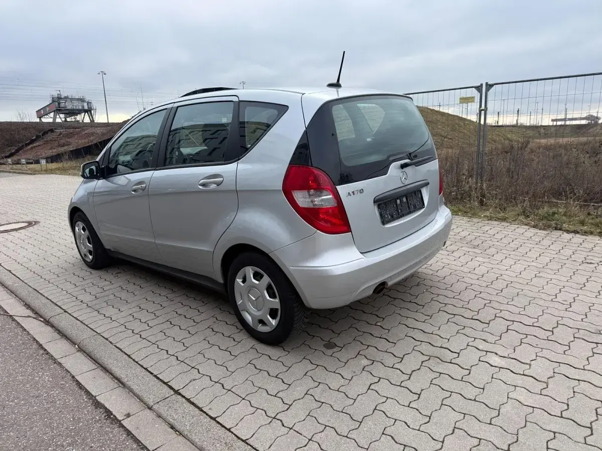 Gebraucht Mercedes A170 116 PS (85 kW) 2009 Silber Van / Kleinbus