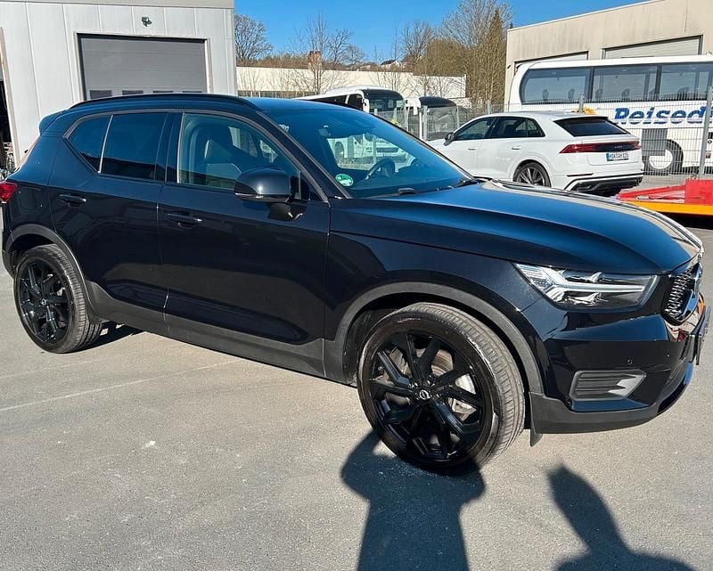 Schwarz Gebraucht 2020 Volvo XC40 R-Design SUV | 28.000 € (Superpreis) - Bild 1/4