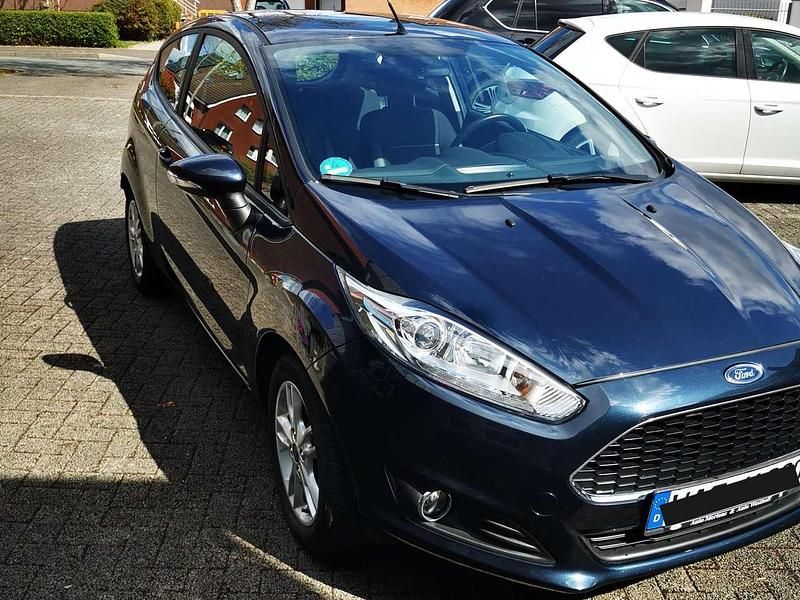 Gebraucht Ford Fiesta Celebration 80 PS (58 kW) 2017 Blau Limousine