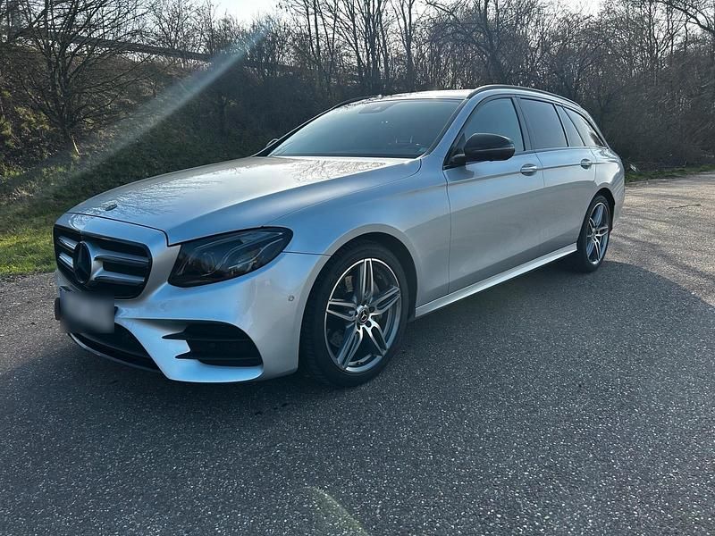 Gebraucht Mercedes E220 AMG 194 PS (142 kW) 2018 Silber Kombi