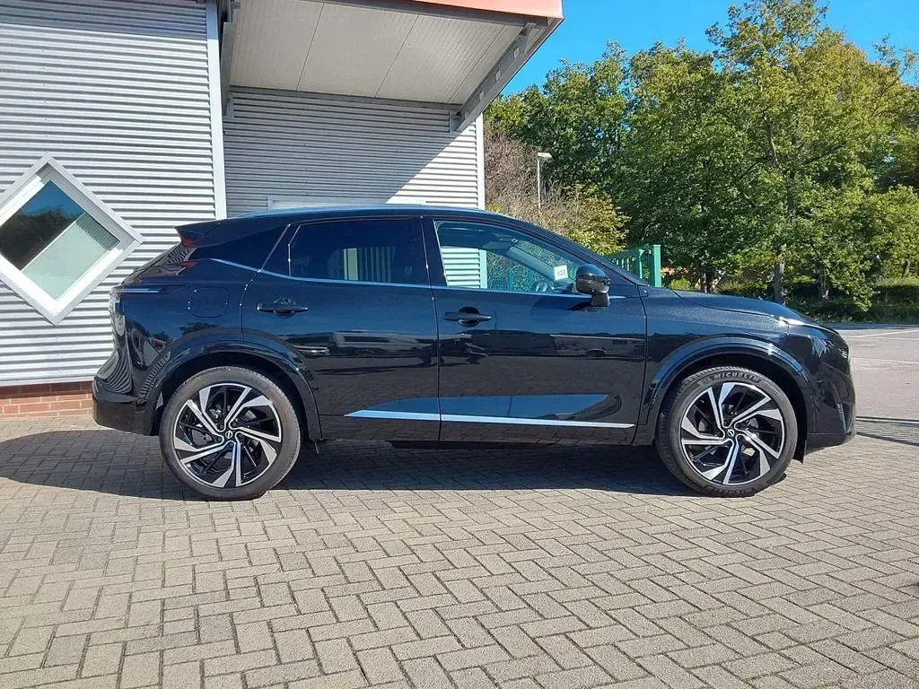 Gebraucht Nissan Qashqai Tekna+ 158 PS (116 kW) 2024 Schwarz SUV