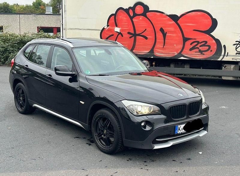 Schwarz Gebraucht 2011 BMW X1 xLine SUV | 4.800 € (Guter Preis) - Bild 1/4