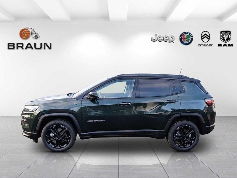 Neu Jeep Compass North 131 PS (96 kW) 2025 Techno green/dach schwarz SUV