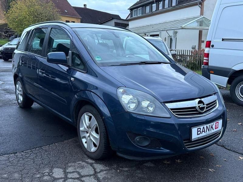 Gebraucht 2012 Opel Zafira Family Van / Kleinbus | 5.450 € (Etwas zu teuer) - Bild 1/4