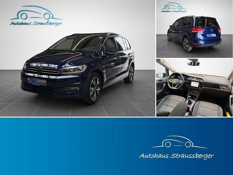 Blau Gebraucht 2023 VW Touran Comfortline Van / Kleinbus | 33.400 € (Etwas zu teuer) - Bild 1/4
