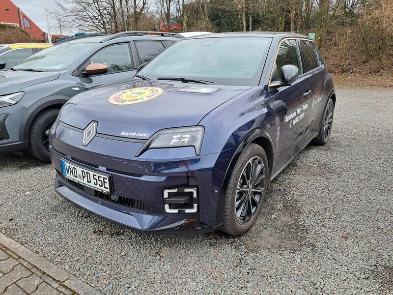 Blau Gebraucht 2024 Renault R5 Iconic Kleinwagen | 33.900 € - Bild 1/2