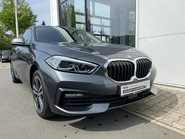 Gebraucht BMW 118 Advantage 136 PS (100 kW) 2021 Grau Kleinwagen