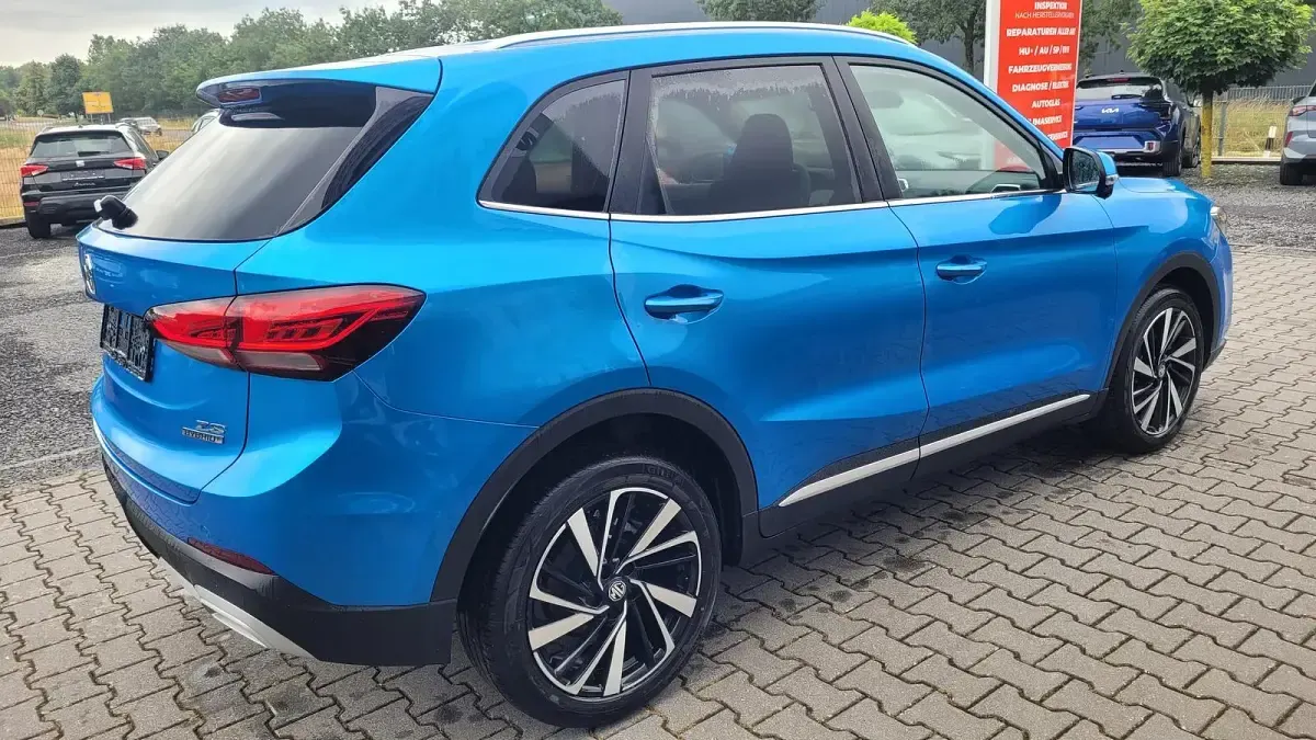 Neu MG ZS Luxury 197 PS (144 kW) 2026 Blau como SUV