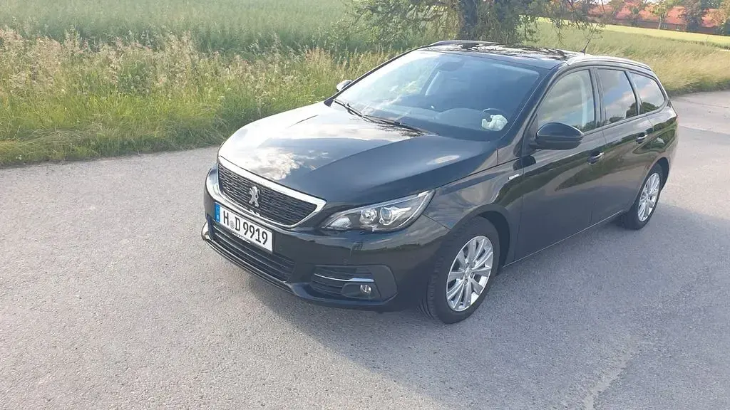 Gebraucht Peugeot 308 Style 131 PS (96 kW) 2019 Schwarz Kombi