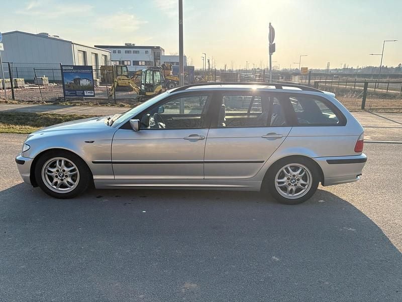 Gebraucht BMW 320 150 PS (110 kW) 2003 Silber Kombi
