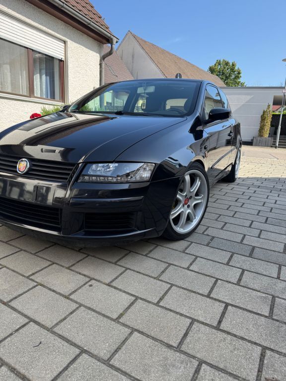 Schwarz Gebraucht 2002 Fiat Stilo Abarth Coupé | 4.500 € - Bild 1/4