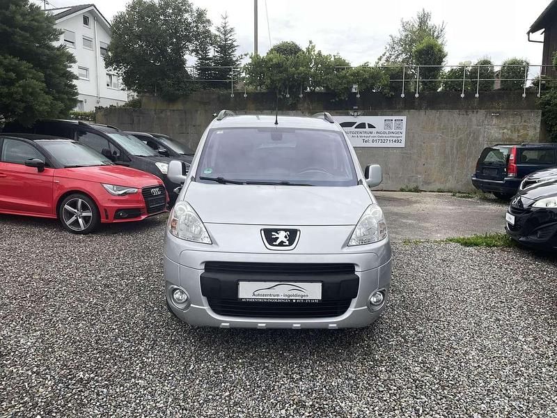 Silber Gebraucht 2011 Peugeot Partner Tepee Premium Van / Kleinbus | 7.999 € (Teuer) - Bild 1/4