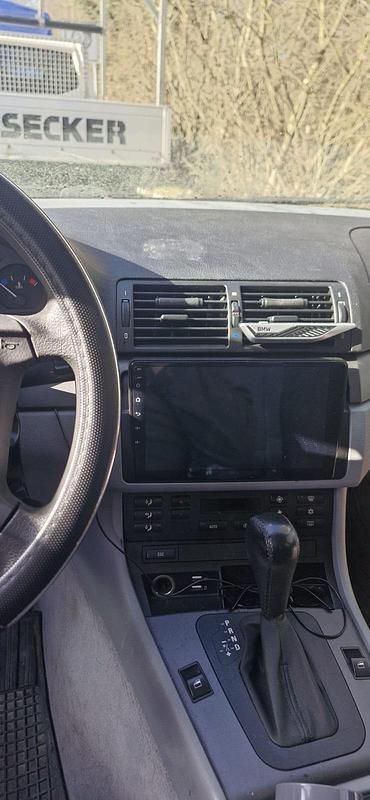 Gebraucht BMW 318 140 PS (102 kW) 2003 Grau Kombi