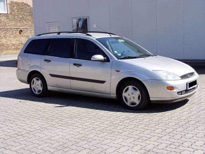 Gebraucht Ford Focus Trend 90 PS (66 kW) 2000 Silber Kombi