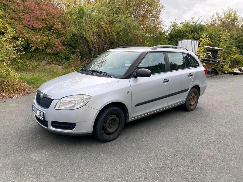 Silber Gebraucht 2009 Skoda Fabia Kombi | 1.500 € (Guter Preis) - Bild 1/4