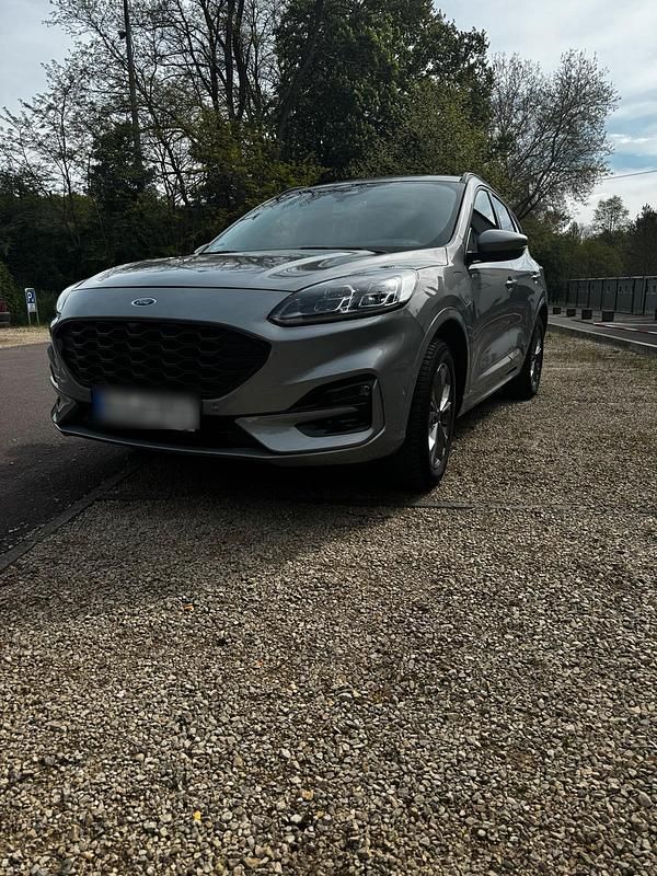 Grau Gebraucht 2022 Ford Kuga ST-Line X SUV | 25.000 € (Superpreis) - Bild 1/4