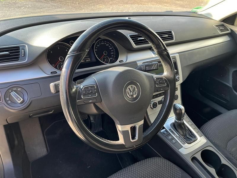 Gebraucht VW Passat 140 PS (102 kW) 2013 Schwarz Kombi