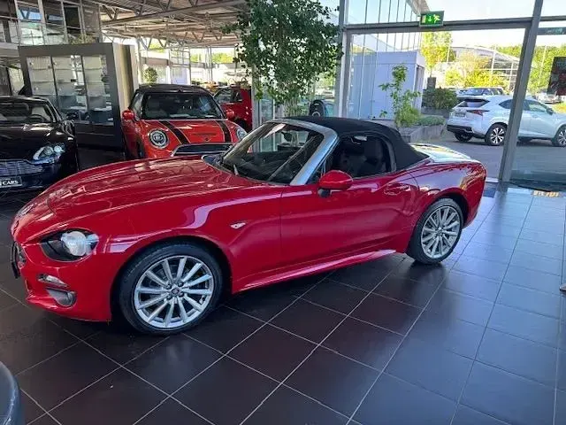 Gebraucht Fiat 124 Spider Lusso 140 PS (102 kW) 2019 Rosso passione Cabrio