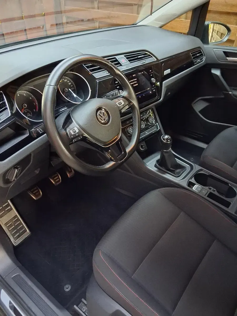 Gebraucht VW Touran 150 PS (110 kW) 2017 Grau Van / Kleinbus