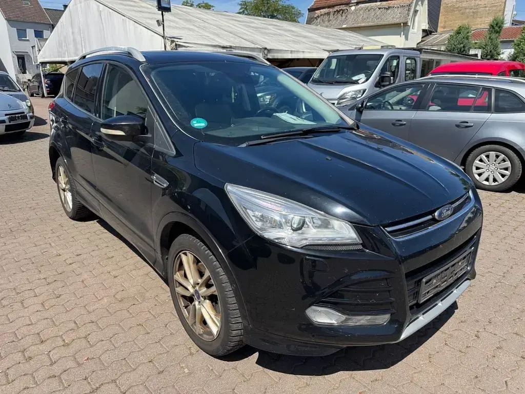 Gebraucht Ford Kuga Individual 150 PS (110 kW) 2016 Schwarz SUV