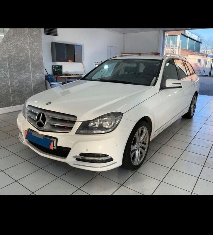 Weiß Gebraucht 2012 Mercedes C220 Avantgarde Kombi | 6.999 € (Guter Preis) - Bild 1/4
