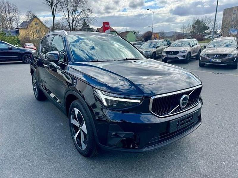 Gebraucht Volvo XC40 163 PS (119 kW) 2024 Schwarz SUV