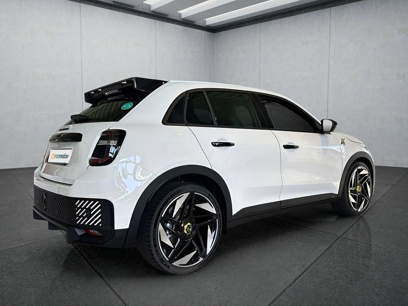 Neu Abarth 600e Turismo 174 kW (237 PS) 2025 Weiß SUV
